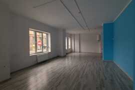 Сдается помещение в центре с видом на Черное озеро