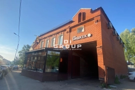 Здание в центре горда