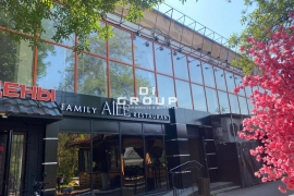 Офис с дизайнерским ремонтом и панорамными окнами