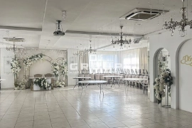 Помещение под офис, торговлю 411 кв м