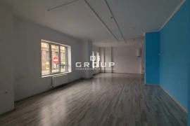 Сдается помещение в центре с видом на Черное озеро